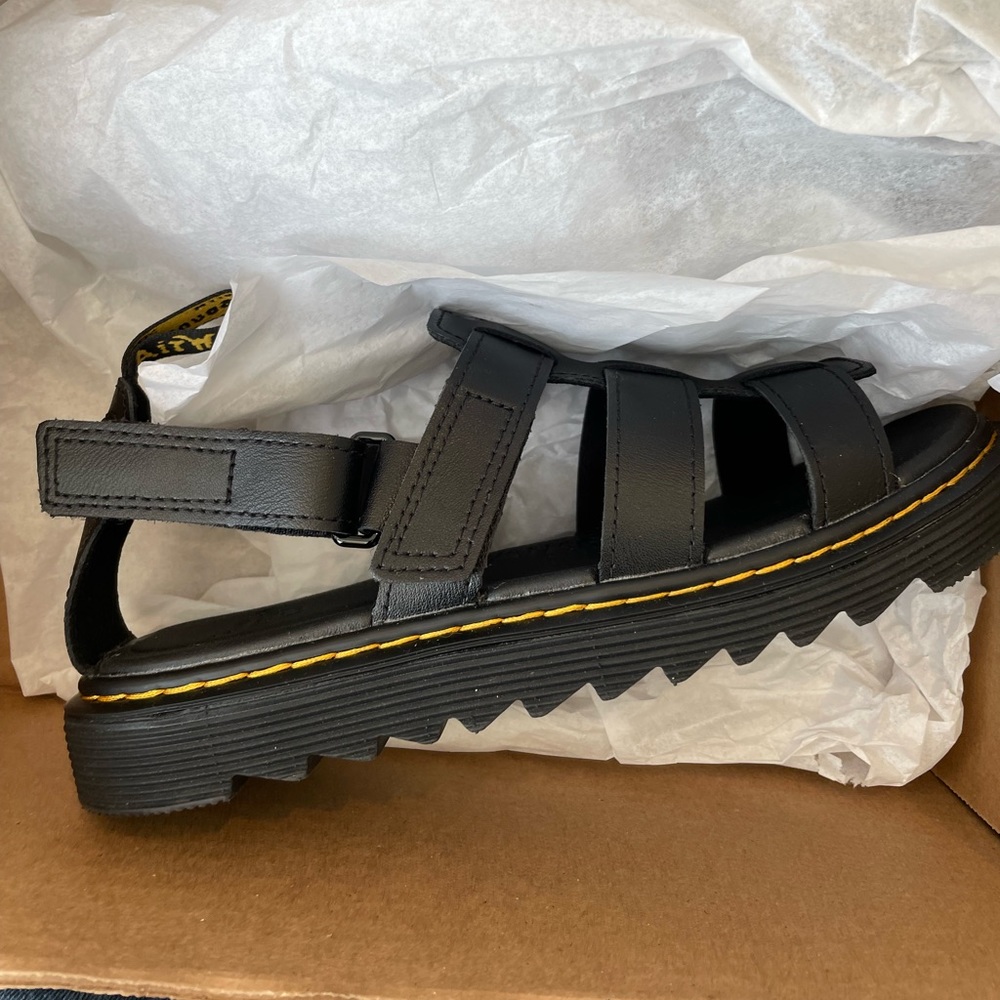 Doc Martins Sandal